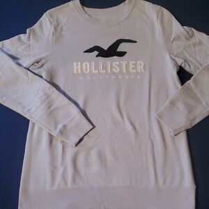 Hollister Men's Baby Blue Sweater